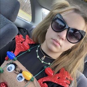 Meet your Posher, Avery